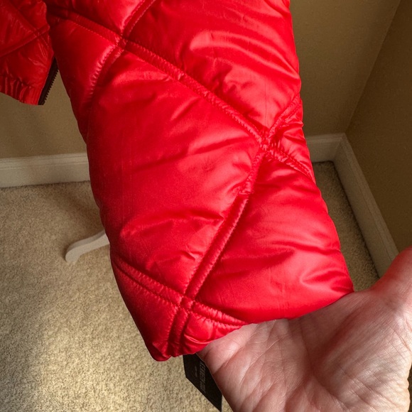 Kenneth Cole Cire Short Exposed Zip Hooded Puffer Jacket in Red NWT, $175 Retail - Picture 8 of 11